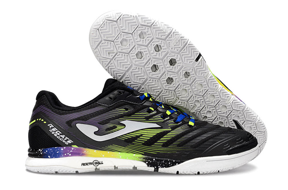 Chuteira Futsal Joma Regate Rebound IC preta e amarela, ideal para alta performance no futsal.