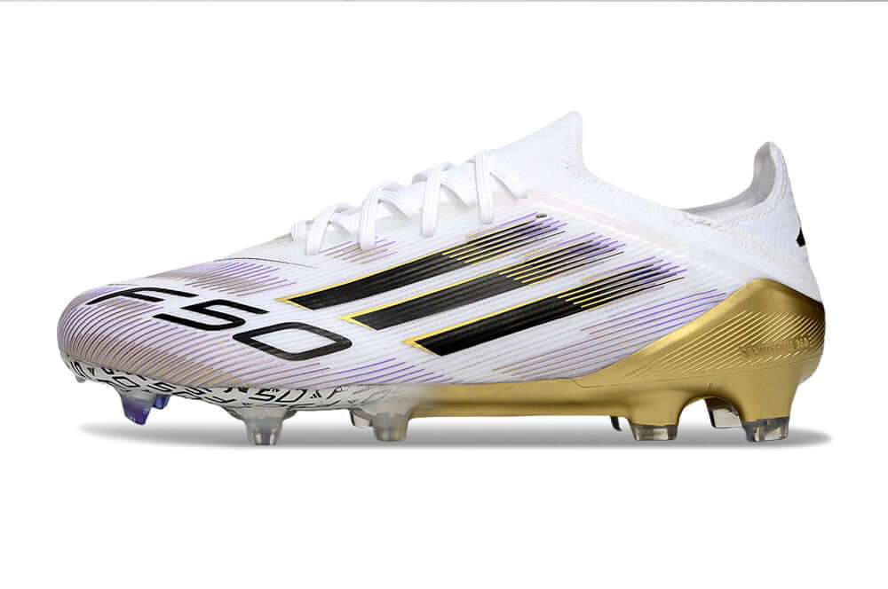 Chuteira Adidas F50 FG Elite Branca e Dourada com design leve e tecnologia avançada para desempenho em campo.