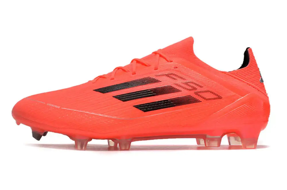 Chuteira Adidas F50 FG Laranja e Preto perfil lado direito com detalhes em preto.