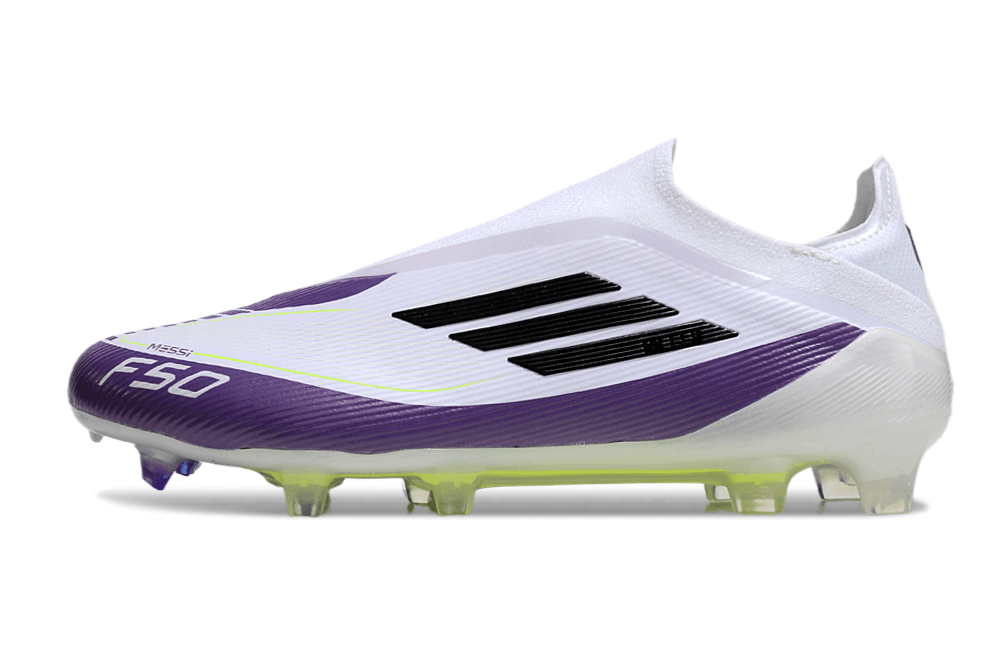 Chuteira Adidas F50 LL FG Branca, Roxa e Preto modelo lateral, design moderno e estiloso.