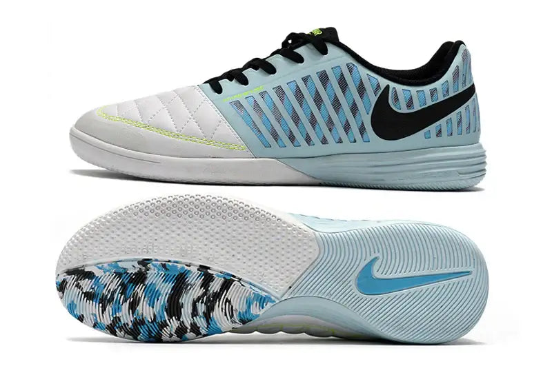 Chuteira Futsal Nike Lunar Gato IC Azul e Branca vista lateral e solado, ideal para desempenho em futsal.
