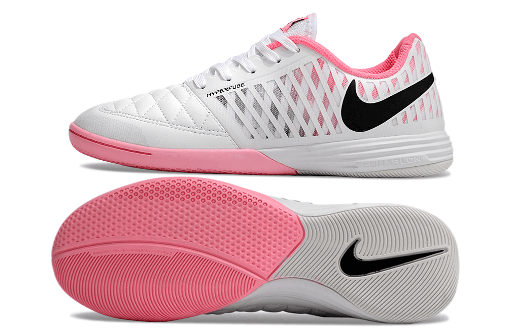 Chuteira Futsal Nike Lunar Gato IC - Branco e Rosa, cada movimento com precisão e estilo moderno.
