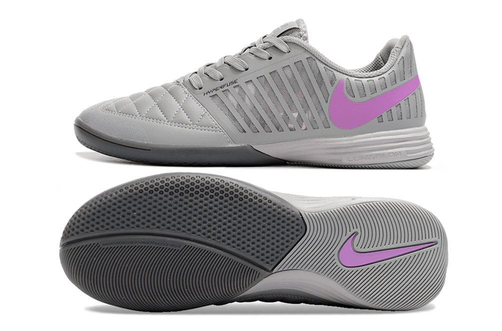 Chuteira Futsal Nike Lunar Gato IC - Cinza e Roxa com design aerodinâmico e sola específica para quadras internas.