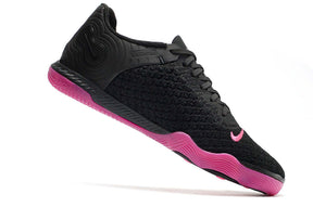 Chuteira Futsal Nike React Gato IC - Preta e Rosa em destaque, ideal para futebol em quadra.