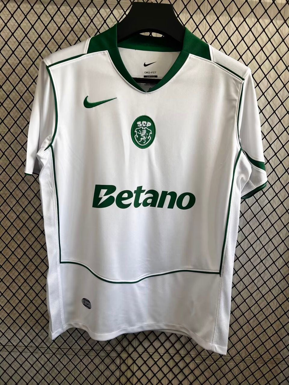 Camisola Sporting TOTAL 90 branca simbolo stromp 2025/26 - EXCLUSIVA