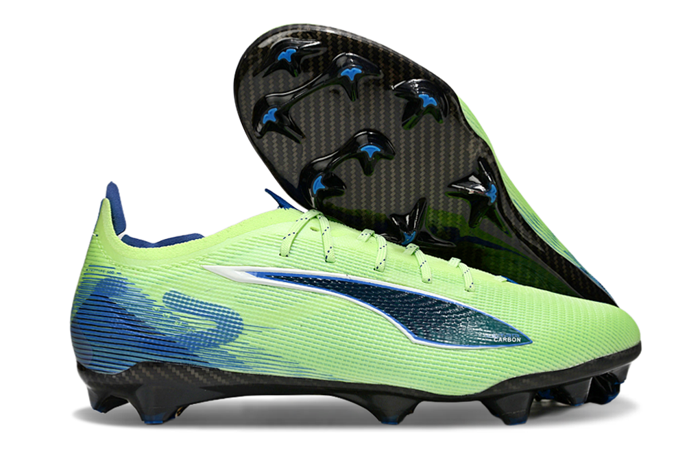 Chuteira Puma Ultra 5 FG Verde, design aerodinâmico e cores vibrantes, ideal para desempenho em campo.