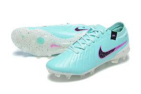 Chuteira Nike Tiempo Legend 10 FG - Azul com design em azul e detalhes em rosa.