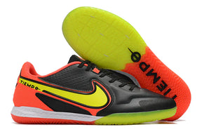 Chuteira Futsal Nike Tiempo Legend 9 Elite IC com cores vibrantes e solado emborrachado para melhor desempenho.