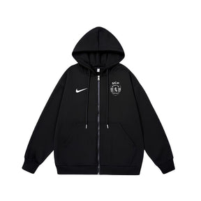 Sweat Sporting Bicampeão 25/26 com capuz na cor preta, com logo do clube e marca Nike.