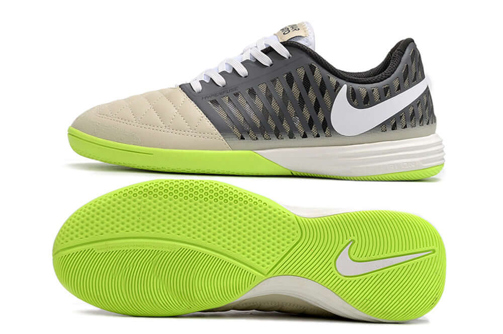 Chuteira Futsal Nike Lunar Gato IC na cor cinza e verde, ideal para precisão em quadras internas.