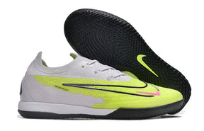 Chuteira Futsal Nike Gripknit Phantom GX Elite IC em destaque com cores vibrantes e solado de borracha