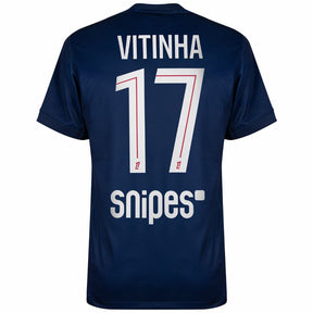 Camisa do PSG home 25/26 azul, com o nome Vitinha e o número 17 nas costas.