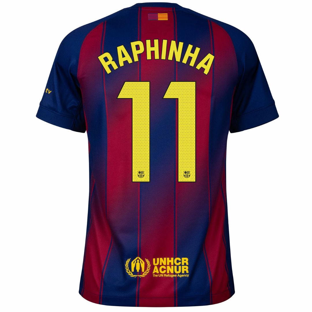 Camisa Barcelona home 25/26 #11 Raphinha, mostrando o verso com detalhes do nome e número.