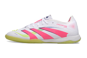 Chuteira Futsal Adidas Predator 24 Elite IC Branca e Rosa lateral com design moderno e tecnologia de controlo.