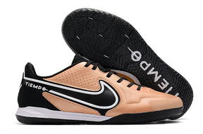 Chuteira Futsal Nike Tiempo Legend 9 Elite IC Laranja com design moderno e sola específica para quadras.