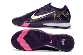 Chuteira Futsal Nike Mercurial Air Zoom Vapor 16 Kylian em roxo e detalhes em rosa e amarelo.