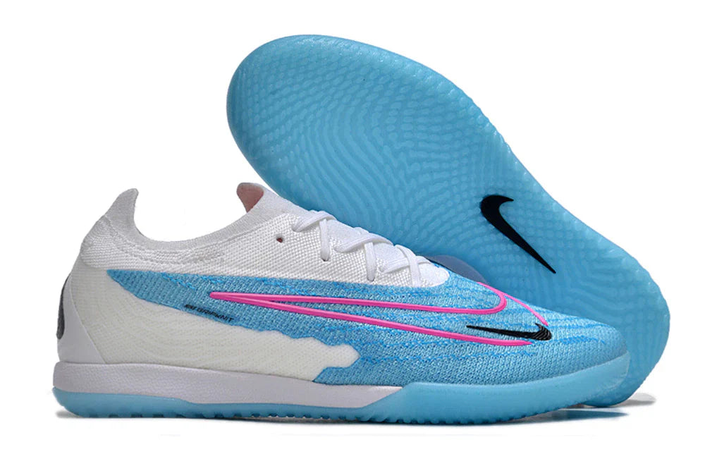 Chuteira Futsal Nike Gripknit Phantom GX Elite IC com design azul e sola clara.