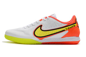 Chuteira Futsal Nike Tiempo Legend 9 Elite IC em cores branca, amarela e laranja, ideal para performance em quadras.