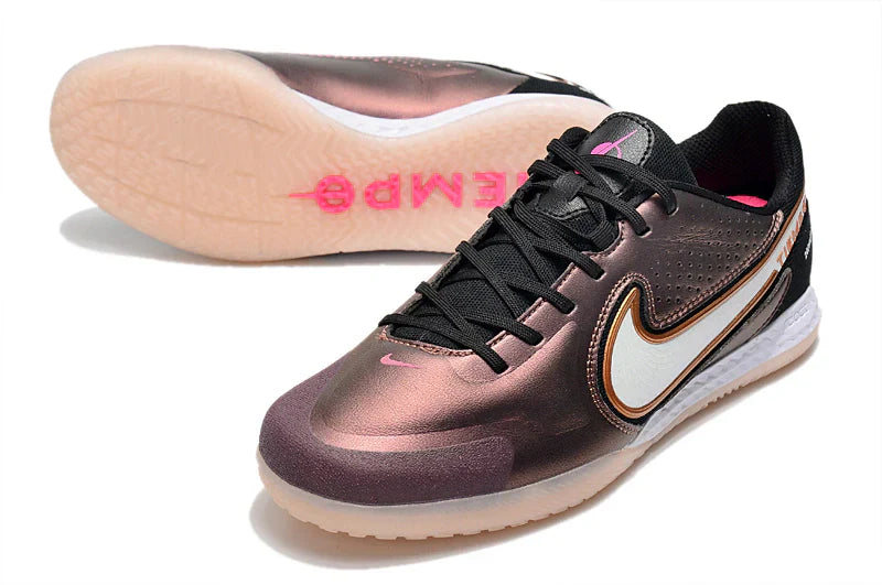 Chuteira Futsal Nike Tiempo Legend 9 Elite IC Bronze, ideal para jogos de salão e praticidade em quadra.