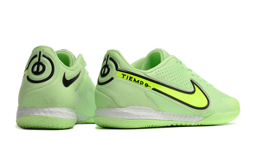 Chuteira Futsal Nike Tiempo Legend 9 Elite IC Verde, ideal para desempenho em quadra, conforto e estilo.