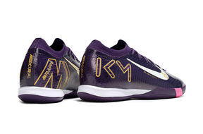 Chuteira Futsal Nike Mercurial Air Zoom Vapor 16 Kylian em roxo com detalhes em dourado.