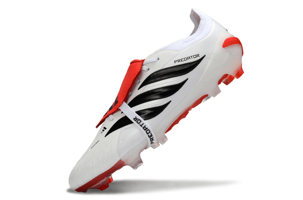 Chuteira Adidas Predator Elite FG 26 "Finishers Steel" branca com design otimizado para jogadores de futebol.