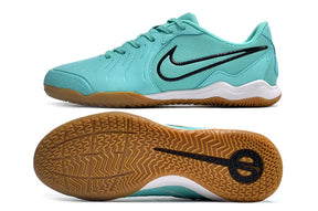 Chuteira Futsal Nike Tiempo Legend 10 IC AZUL em detalhes, mostrando solado e design moderno.