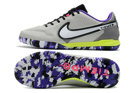 Chuteira Futsal Nike Tiempo Legend 9 Elite IC Cinza com design moderno e sola para quadra.