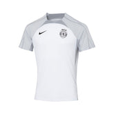 Camisola Sporting CP - Treino 24/25, design moderno e confortável, ideal para treinos e fãs do time.