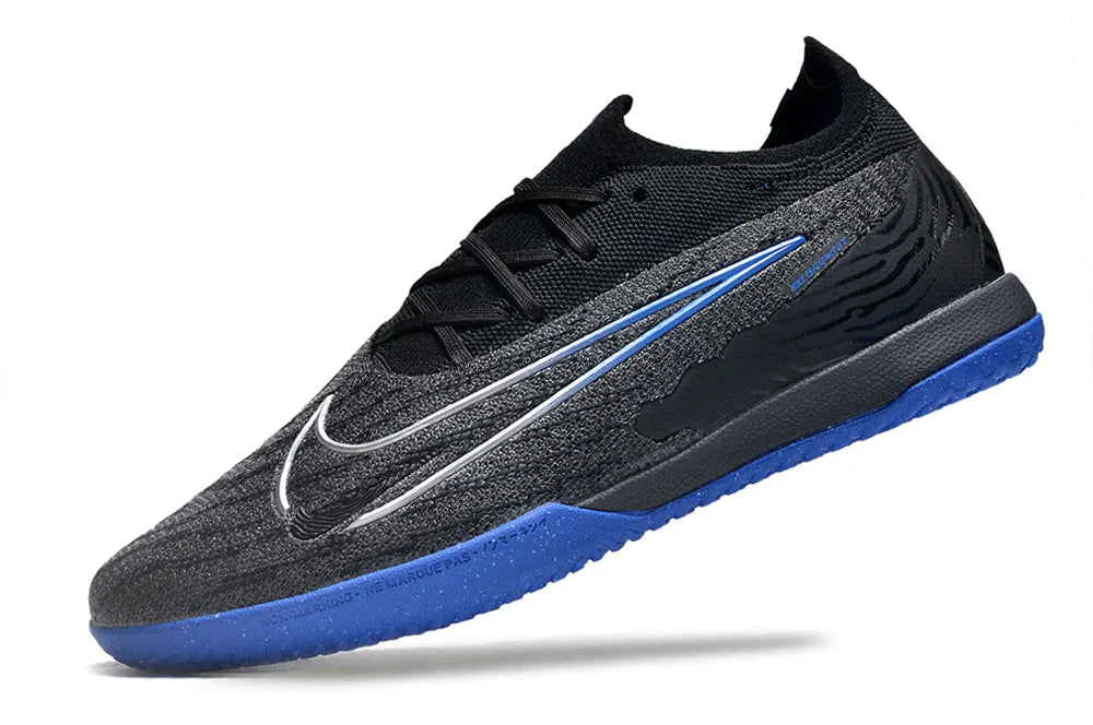 Chuteira Futsal Nike Gripknit Phantom GX Elite IC com design moderno em preto e azul