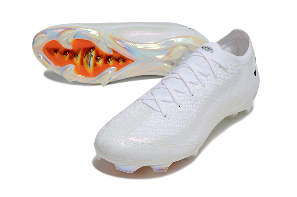 Chuteira Nike Mercurial Air Max 95 Elite FG - Branca e Laranja, com solado brilhante e design moderno.