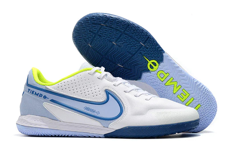 Chuteira Futsal Nike Tiempo Legend 9 Elite IC em destaque, com design moderno e solado ideal para quadras.
