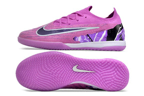 Chuteira Futsal Nike Gripknit Phantom GX Elite IC na cor rosa, ideal para desempenho em pavilhão.