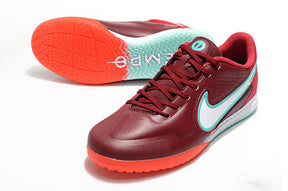 Chuteira Futsal Nike Tiempo Legend 9 Elite IC Vermelho em fundo branco, destacando detalhes e cores vibrantes.