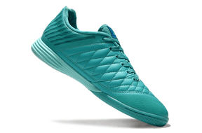 Chuteira Futsal Nike Lunar Gato IC - Turquesa, design vibrante e tecnologia de ponta para futsal em piso liso.