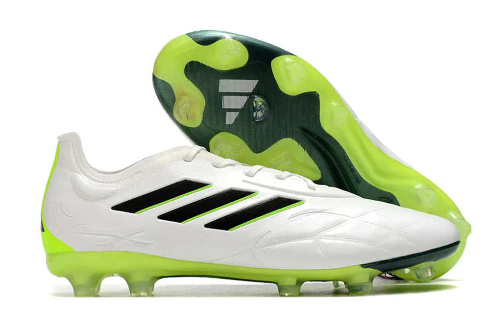 Chuteira Adidas Copa Pure+ FG Branca e Verde