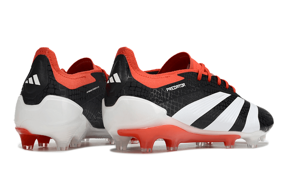 Chuteira Adidas Predator Elite FG - Preta, Branca e Laranja, com design tricolor e solado para gramados naturais.