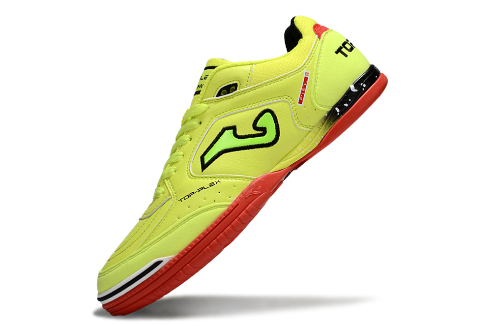Chuteira Futsal Joma Top Flex Rebound IC Amarela com design vibrante e tecnologia avançada para desempenho esportivo.