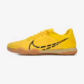 Chuteira Futsal Nike React Gato IC - Amarela lateral com acabamento amarelo e detalhes pretos.