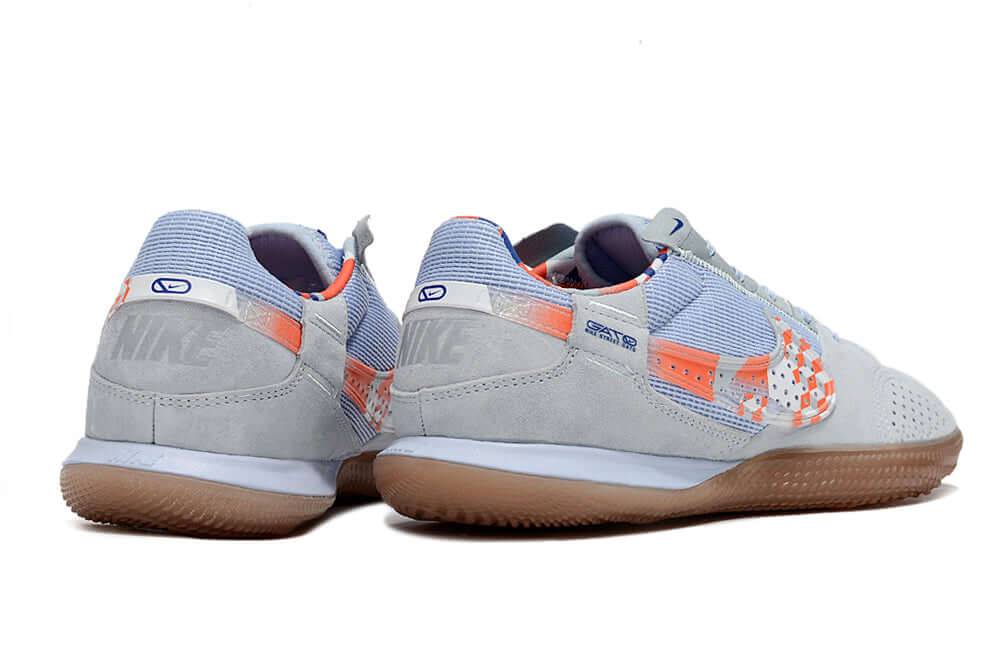 Chuteira Futsal Nike Street Gato IC - Azul com design moderno e conforto ideal para desempenho em quadras.