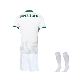 Conjunto Infantil - Camisola de futebol branca com detalhes verdes e meias brancas, ideal para crianças, OLYMPIC STORE.