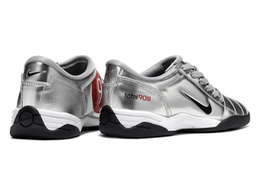 Chuteira Futsal Nike Total 90 IC Prata, design prateado sofisticado, ideal para quadras indoor.