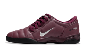 Chuteira Futsal Nike Total 90 IC Vinho com design clássico e tecnologia para desempenho em quadra.
