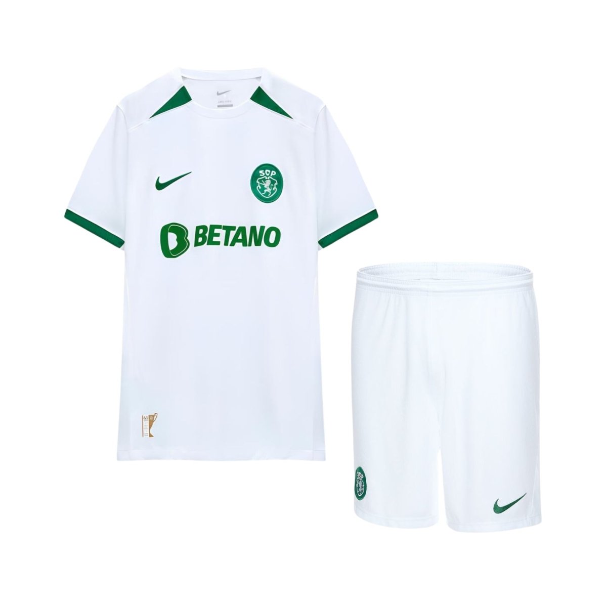 Conjunto Infantil - Sporting Taça das Taças 23/24, camiseta e calções brancos com detalhe verde da Nike.
