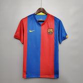 Camisa de futebol Barcelona 06/07, vermelho e azul, coleção retro da Olympic Store.