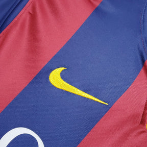 Detalhe do uniforme Barcelona Home 14/15 com logo Nike, disponível na loja retro olímpica.