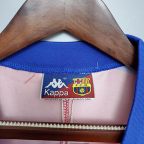 Etiqueta interna da camisa retro Barcelona 92/93 da Kappa, destacando o logo do F.C.B. e a marca.