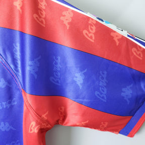 Barcelona Home 96/97 Retro Olympic Store com cores vibrantes azul e vermelho, ideal para colecionadores.