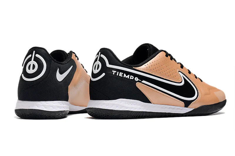 Chuteira Futsal Nike Tiempo Legend 9 Elite IC Laranja, design moderno e conforto para jogos indoor.