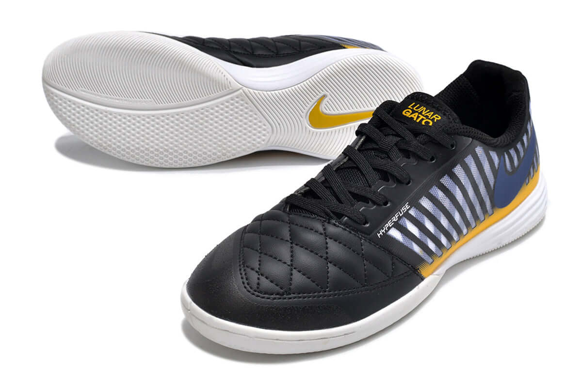 Chuteira Futsal Nike Lunar Gato IC - Preta, Azul e Dourada ideal para controle e precisão em quadra.